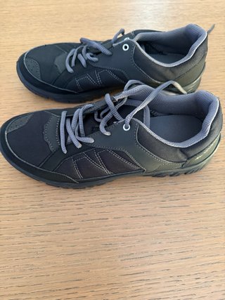 Zapatillas de montaña negras