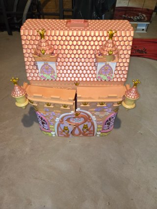Casa de Muñecas Castillo, muy grande