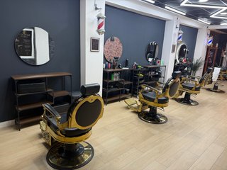 2 Estaciones de Barbería