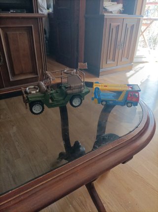 Dos coches de niños