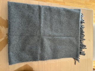 Bufanda Mango gris. Nueva