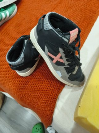 Bambas Munich Negras y Grises