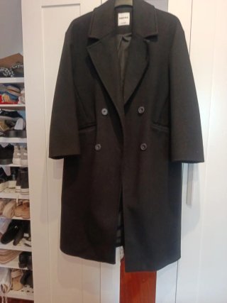 Abrigo largo oversize Bershka negro