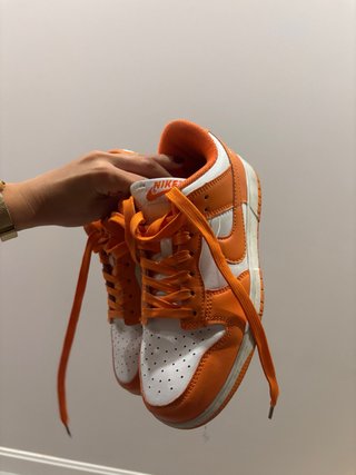 Zapatillas Nike Naranjas y Blancas