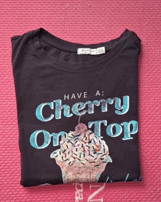 Camiseta Stradivarius Cherry On Top Negra XS