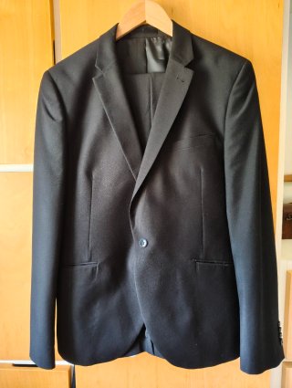 Traje de hombre negro