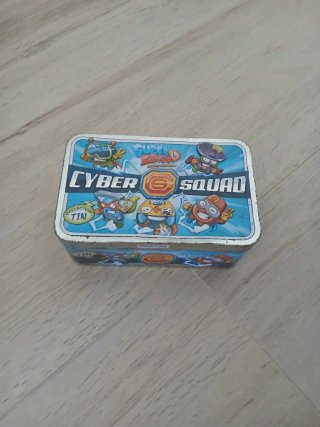 Caja Metálica SuperZings(con los muñecos)