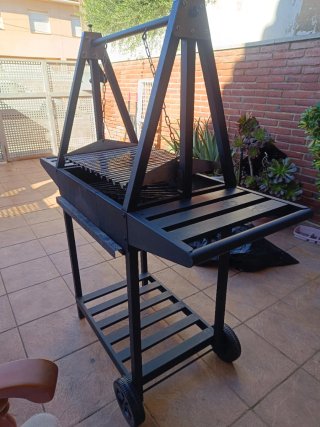 Barbacoa de Carbón con Ruedas