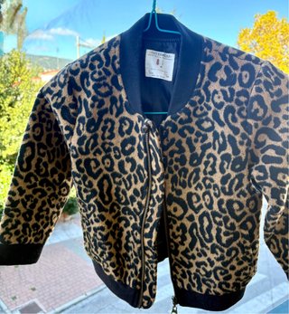 Bomber niña Zara animal print
