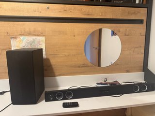 Barra de sonido LG SH3B con subwoofer