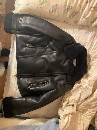 Cazadora negra Stradivarius