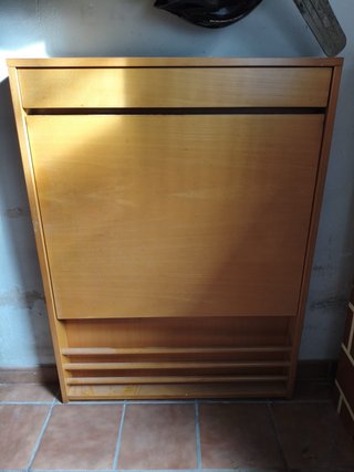Mesa de pared plegable de madera
