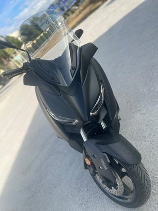 Yamaha X-Max 2022