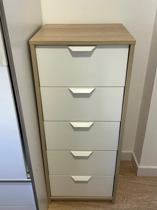Cajonera alta IKEA Askvoll