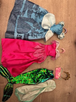 Set de 3 Vestidos de Princesa Barbie