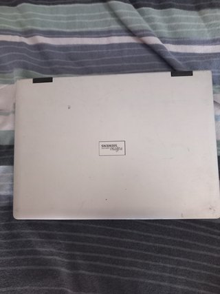 Portátil Fujitsu Amilo Li 2735 para piezas.
