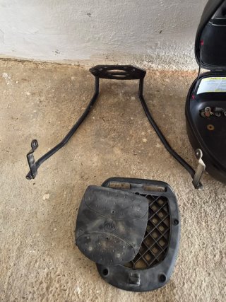 Soporte para baúl de moto