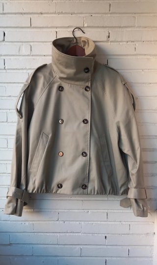 Gabardina trench corta cuello chimenea H&M