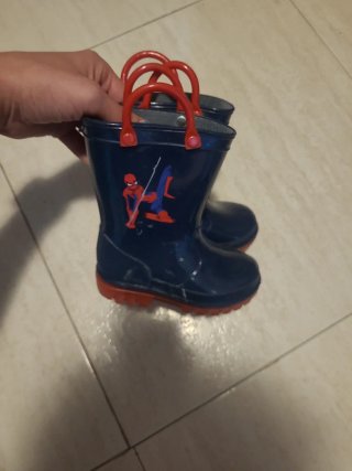 Botines de agua Spiderman talla 23