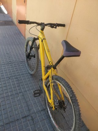 Bicicleta de Montaña Amarilla