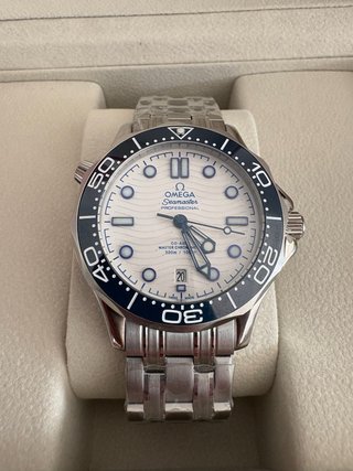 Reloj estilo Omega Seamaster DV 300M