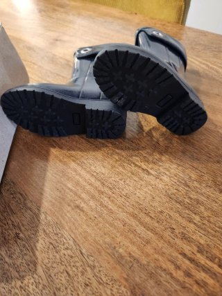 Botas de agua negras para niña