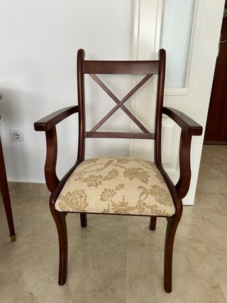 Conjunto de 3 Sillas  y un Sillón de Comedor