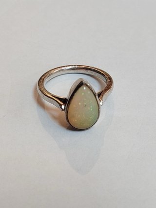 Anillo antiguo de plata con piedra