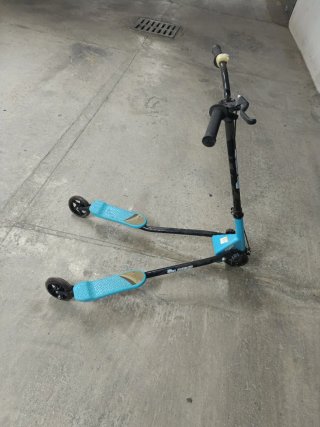 Triker Patinete de Tres Ruedas
