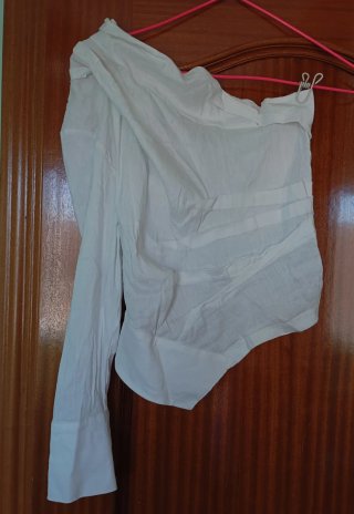 Top Blanco Asimétrico Zara