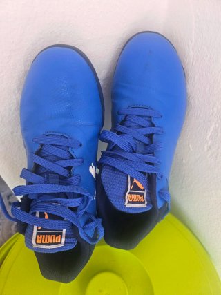 Botas de fútbol PUMA multitacos talla 38