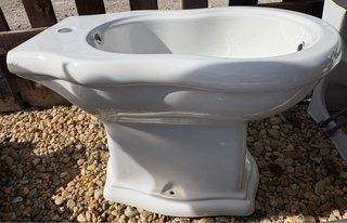 Bidet de baño blanco