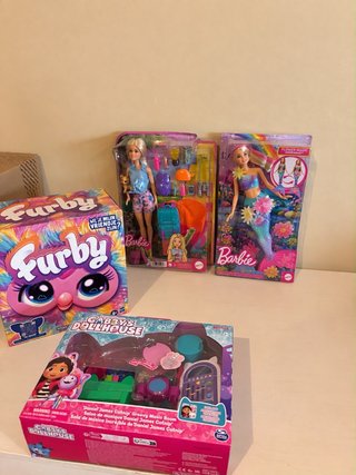 Lote de Juguetes: Barbie, Furby y Gabby's