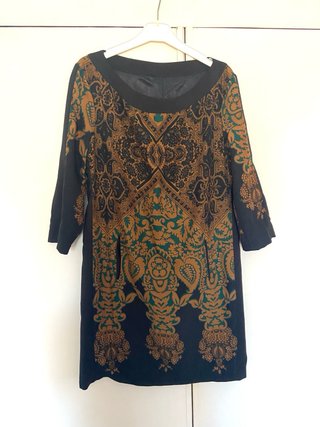 Vestido Estampado Negro y dorado