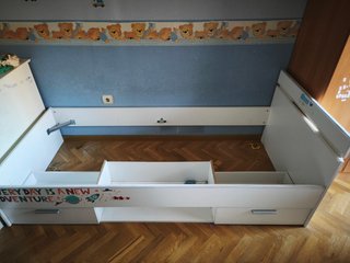 Cama infantil con cajones