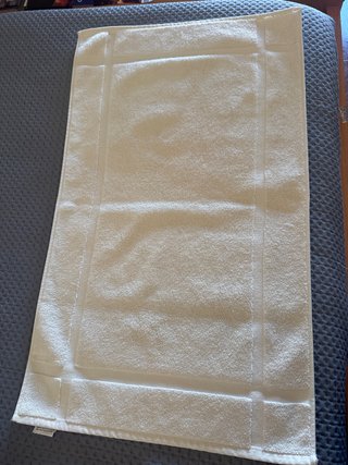 Felpudo de baño crema