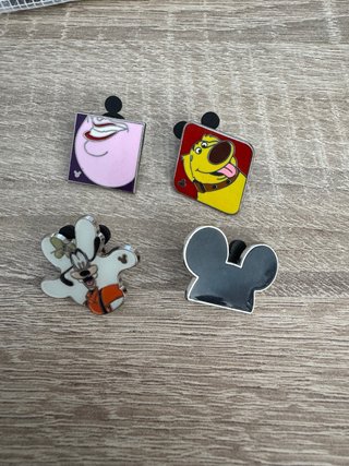 Lote de 4 Pins Disney