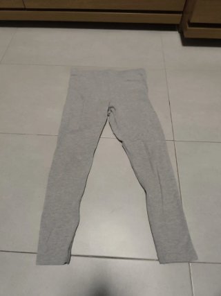 Pantalón de niña gris