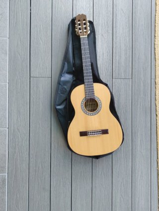 Guitarra Clásica Admira con Funda ¡¡¡TODO NUEVO!!!