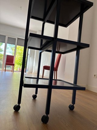 Mueble auxiliar con ruedas negro