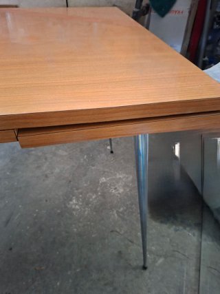 Mesa Extensible de Madera y Metal