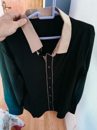 Camisa de vestir negra y beige