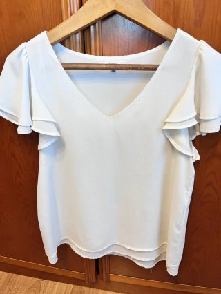 Blusa Blanca con Volantes