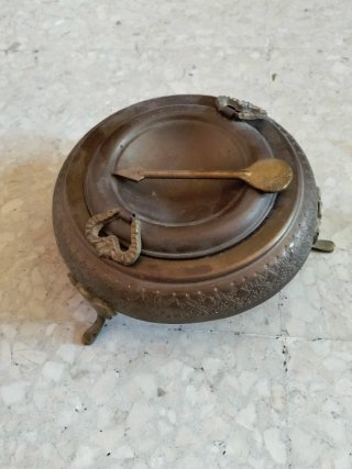 Cenicero Antiguo de Metal