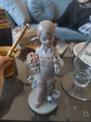 Figura de niña de porcelana Lladró