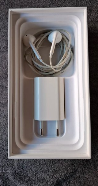 Caja iPhone XS con Accesorios