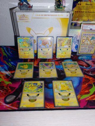 Lote de 8 Cartas Pokémon Pikachu