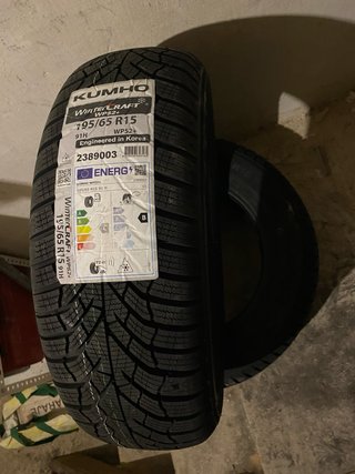2 Neumáticos Kumho WinterCraft 195/65 R15