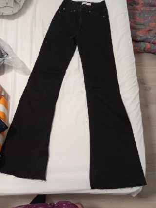 2 Pantalones Tejanos Largos de pull&bear y Stradiv