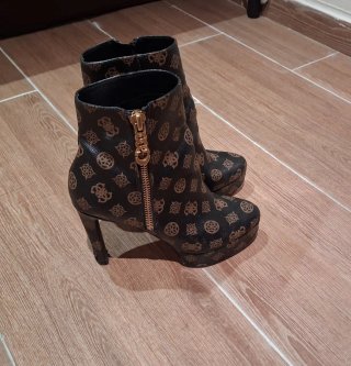 Botines Guess Estampados